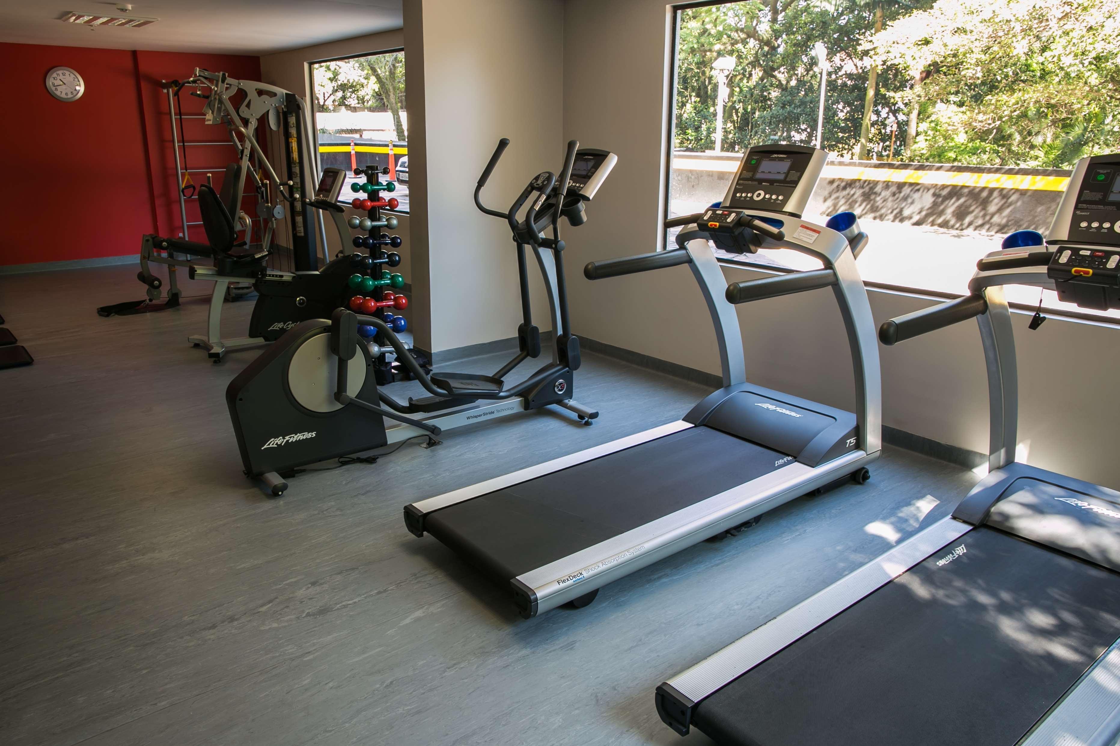 Art Hotel Transamerica Collection Porto Alegre Buitenkant foto A gym at the University of New England