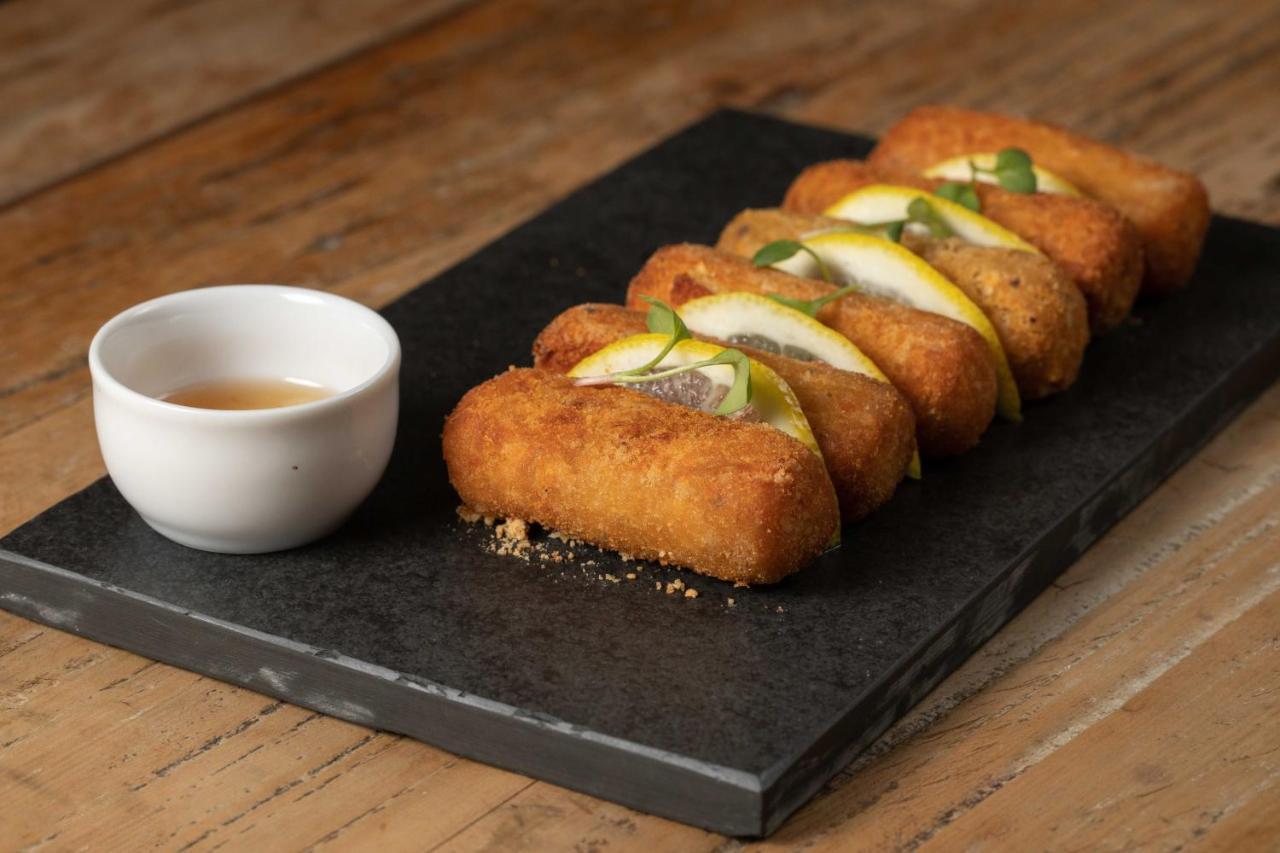 Art Hotel Transamerica Collection Porto Alegre Buitenkant foto Mozzarella sticks